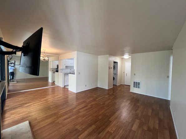 1083 Shell Blvd