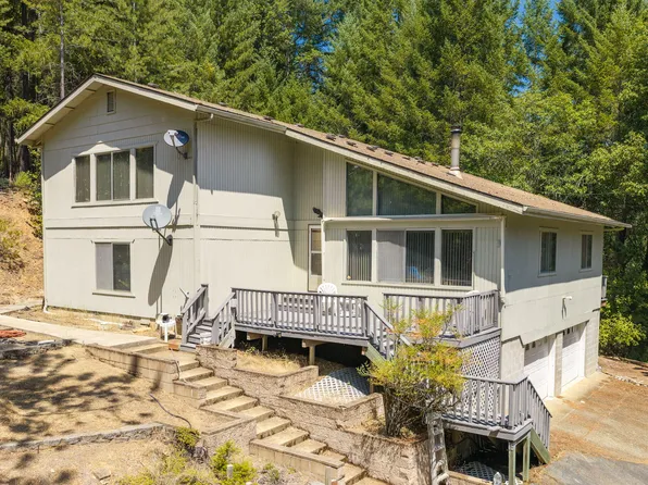 690 Thornbrook Dr, Merlin, OR 97532