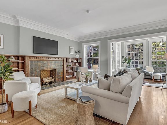 4th image of 5436 S Hyde Park Blvd #1S