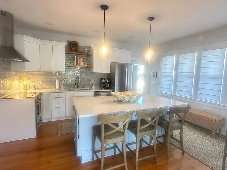 1332 Belvedere Ave — Photo 11