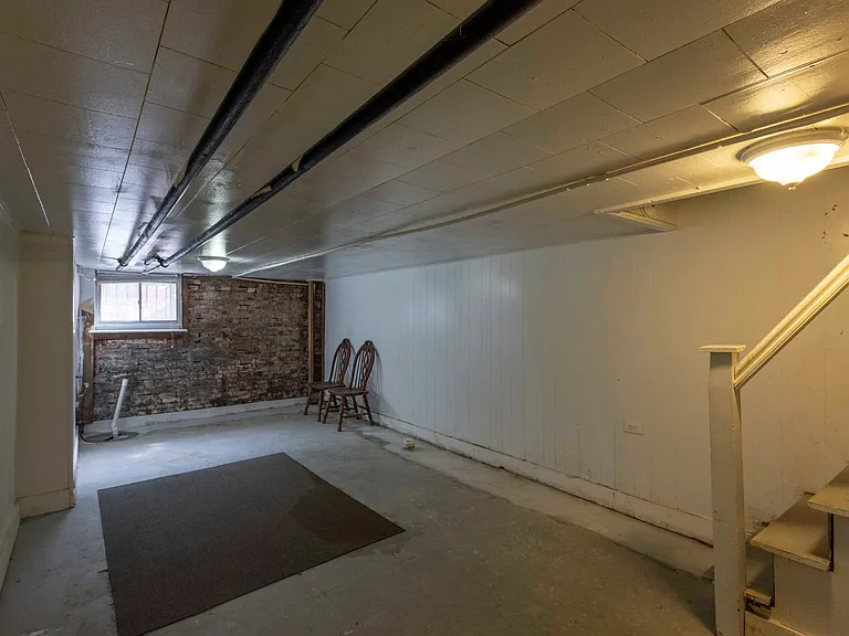18 N Port St — Photo 7