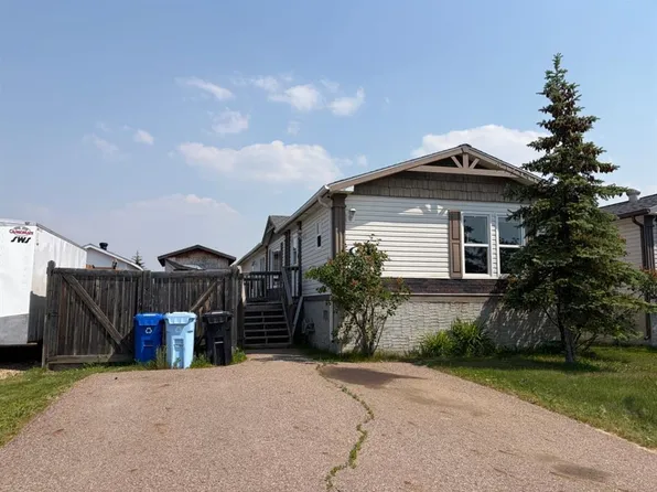 109 SW Elm St, Wood Buffalo, AB T9K 0J8