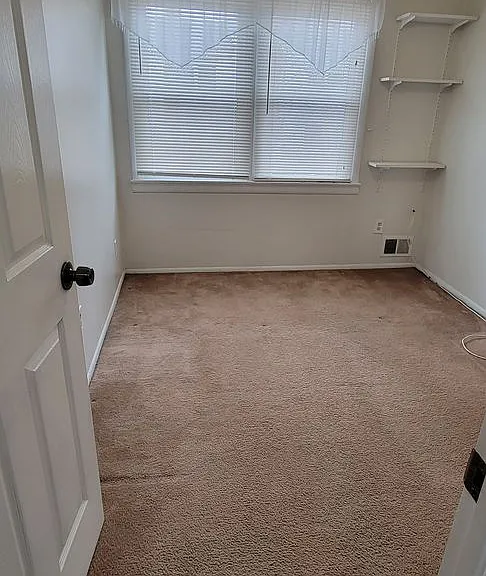 423 N Mount Vernon Cir — Photo 9