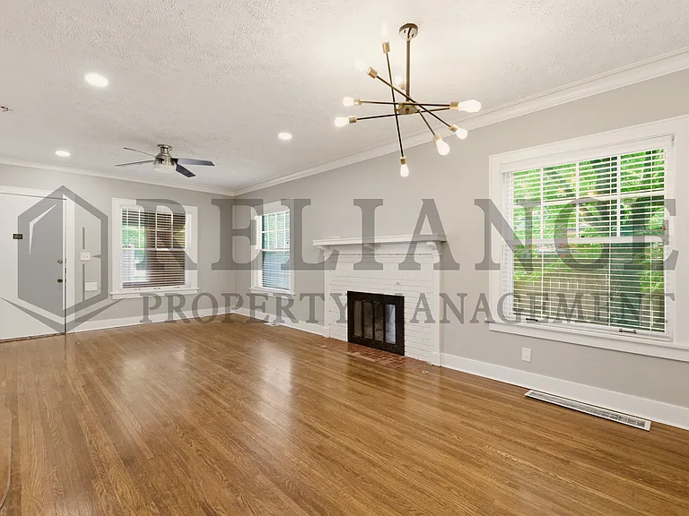 101 N Belmont Ave — Photo 16