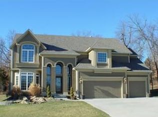 5724 NE Holiday Dr, Lees Summit, MO 64064