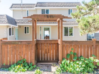 1380 Pacific Ave, Oceanside, OR, 97134