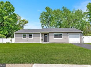 48 Misty Morn Ln, Ewing, NJ 08638