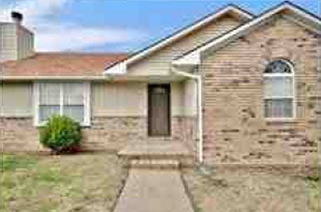 3rd image of 525 S Deambra Dr