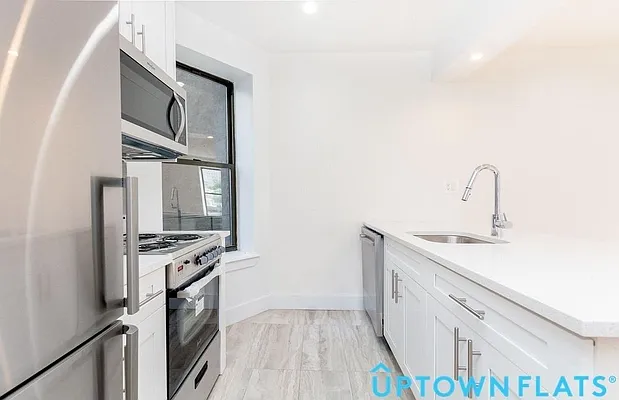 Rented by Uptown Flats LLC | media 17