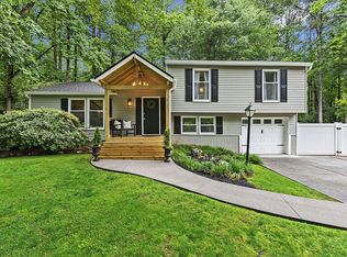 301 Cross Gate Dr, Marietta, GA 30068
