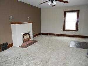 3rd image of 2914 Emerson Ave