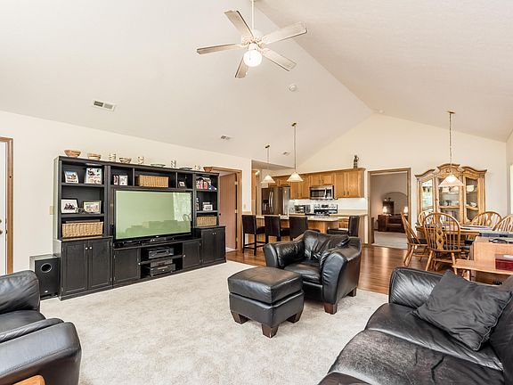 5th image of 1894 Farmbrook Cir S #10-189