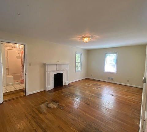 5th image of 2516 Derwent Dr SW