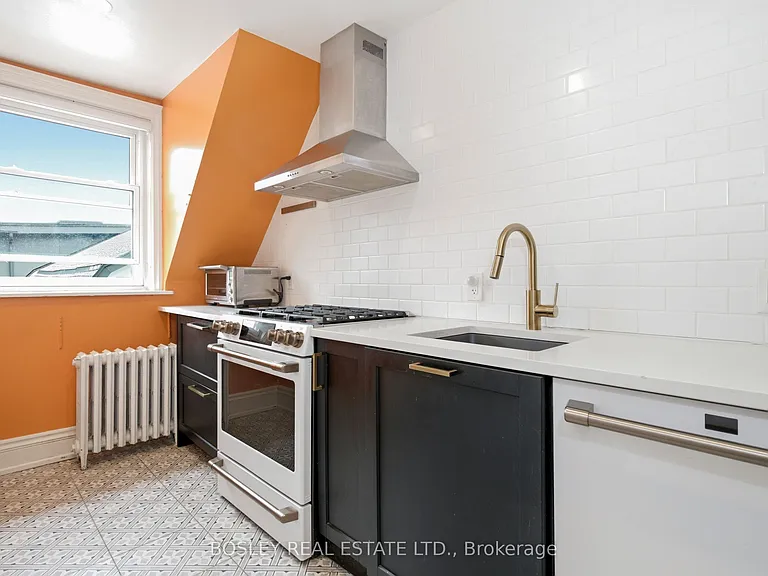 178 High Park Ave #UPPER — Photo 9