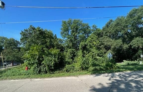 5th image of 48101 Walnut Ave