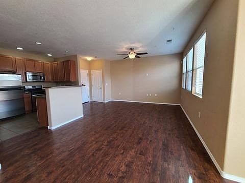 3rd image of 601 Menaul Blvd NE Unit 302