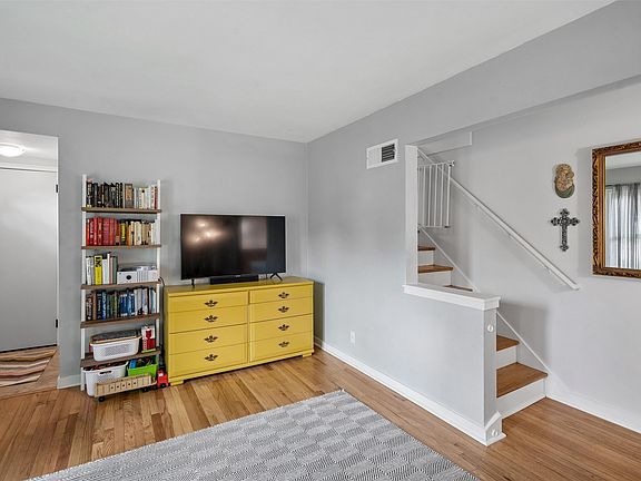 5th image of 1116 58th St