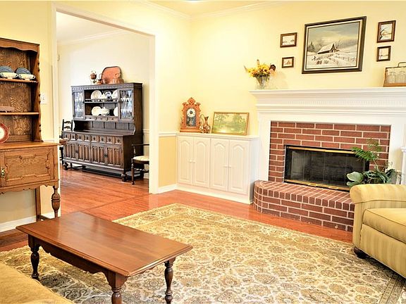 5th image of 3201 Deerfield Dr
