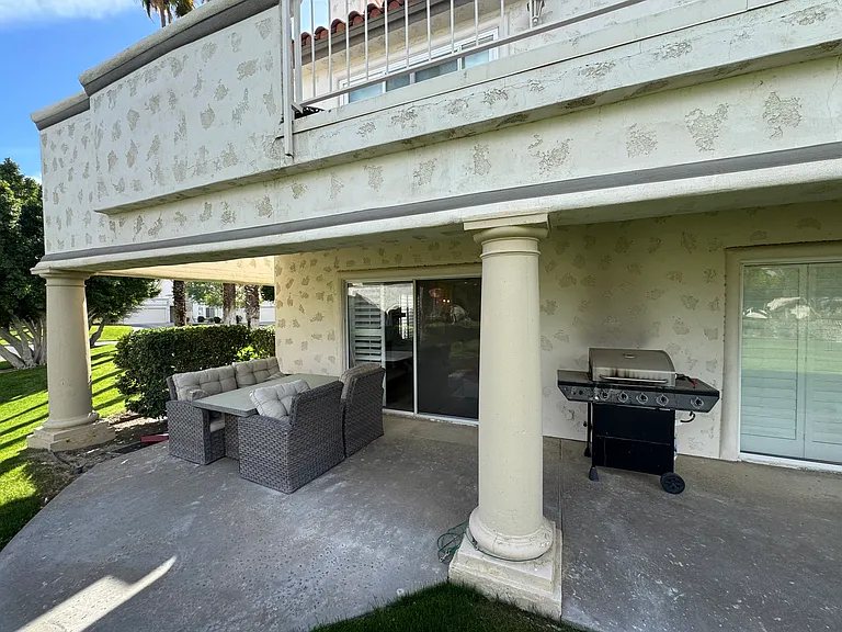 289 Vista Royale Cir W — Photo 36