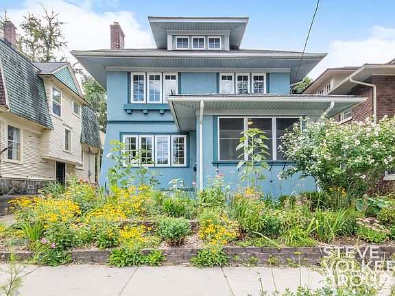 227 Carlton Ave SE - Steve Volkers Group