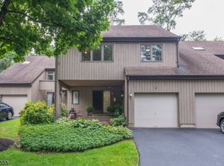 4 Thomas Trl, Morristown, NJ 07960