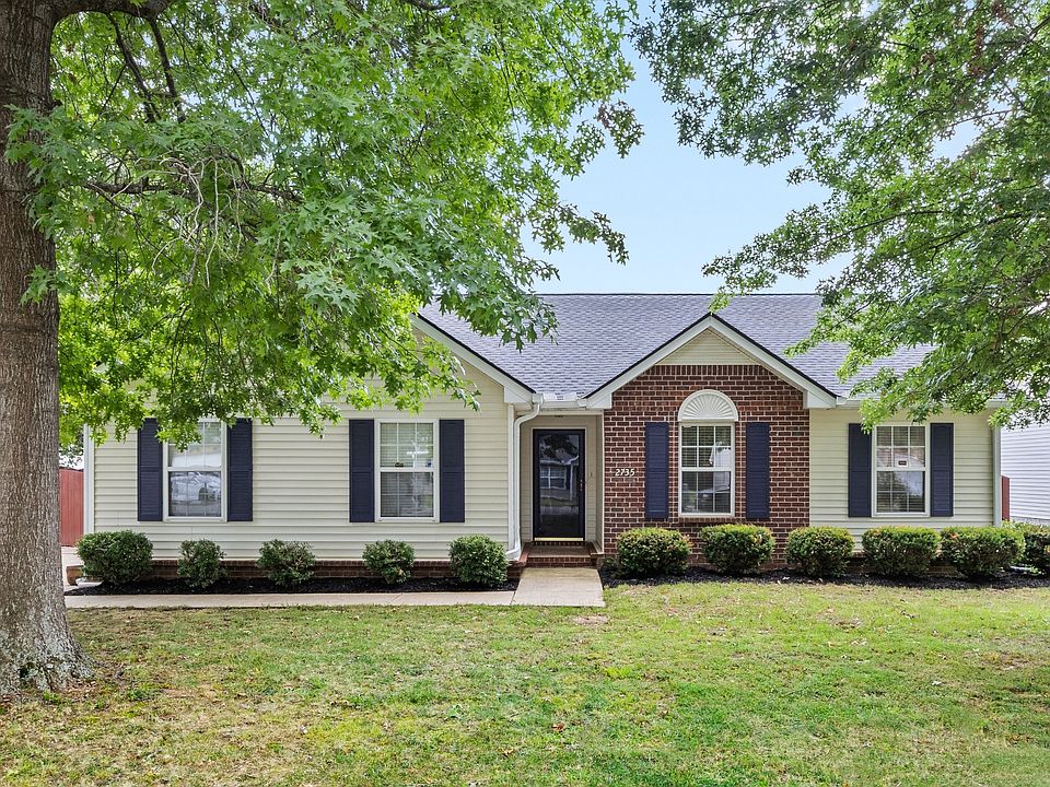 1st image of 2735 Roscommon Dr