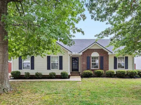 2735 Roscommon Dr, Murfreesboro, TN 37128