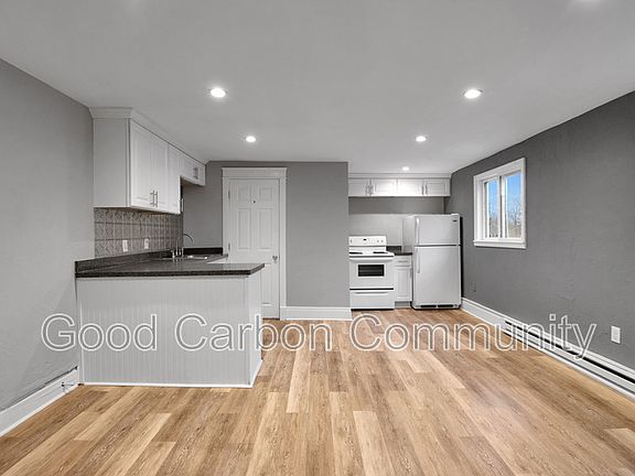 3rd image of 328 Elmwood Ave APT 5