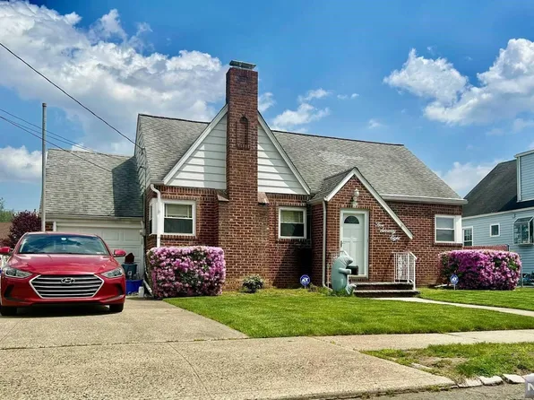 578 Pine Ave, Saddle Brook, NJ 07663