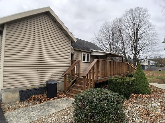 3rd image of 1038 E River Dr