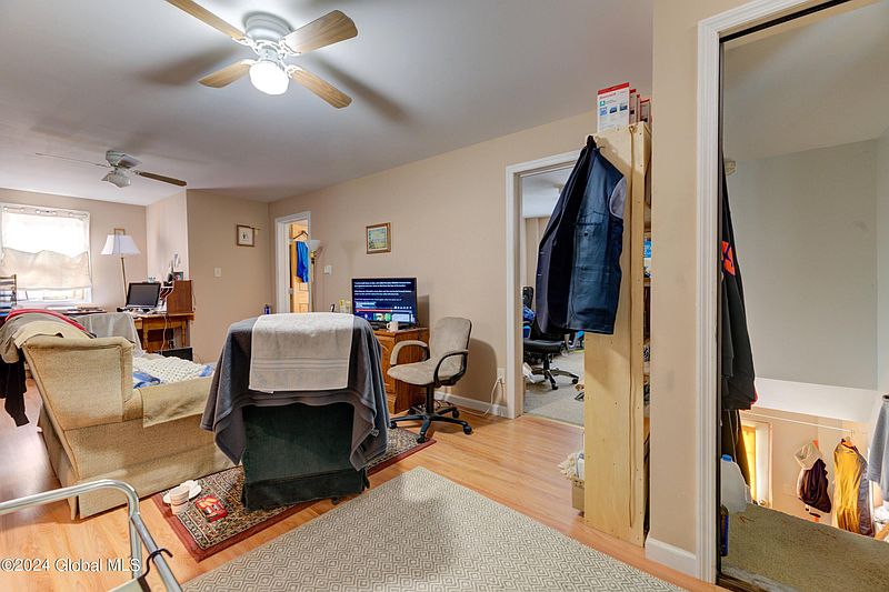 4th image of 81 Mohawk Street