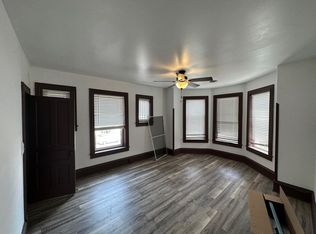 922 S 8th St #2S, Quincy, IL 62301