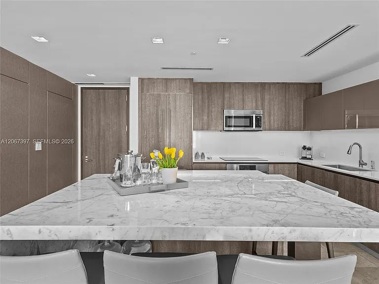 88 SW 7th St #3007 — Photo 13