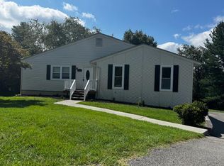 6630 Old Barn Cir, Roanoke, VA 24018