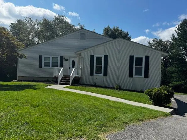 6630 Old Barn Cir, Roanoke, VA 24018