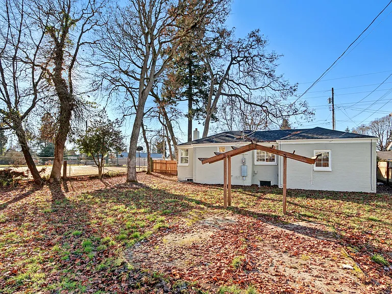 10625 Broadway Ave S — Photo 18