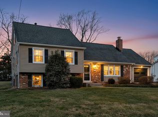 8324 Lilac Ln, Alexandria, VA 22308