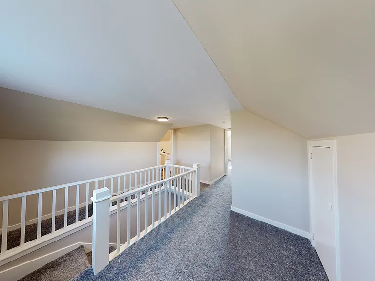 370 E Jefferson St — Photo 8
