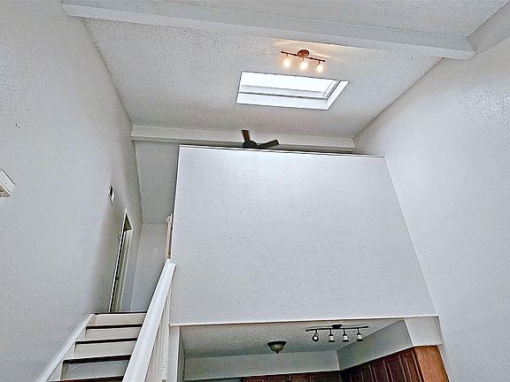 4th image of 12212 Coppertree Ln #122