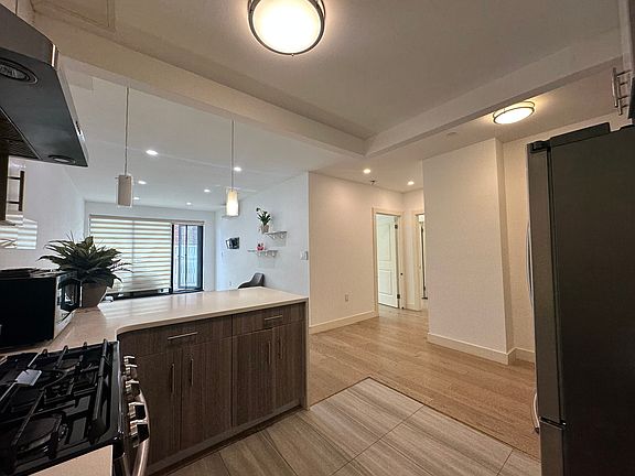 4th image of 62-98 Woodhaven Blvd #2