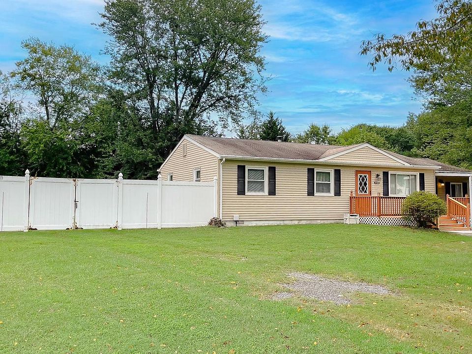 1st image of 27522 Birch Manor Cir