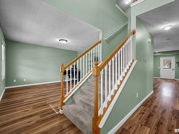 4th image of 1102 Chippewa St