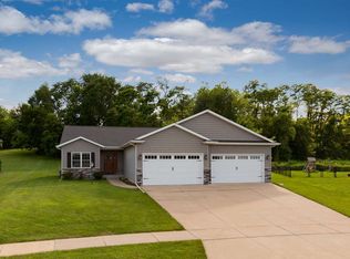 645 N 6th St Cir, Princeton, IA 52768