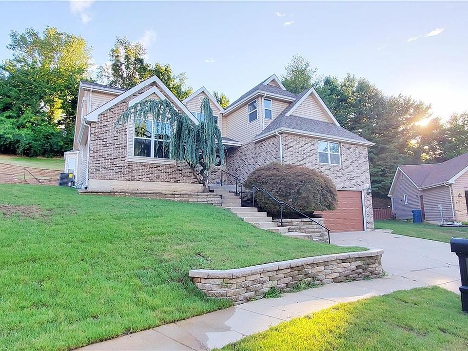 1st image of 12068 Avery Ln