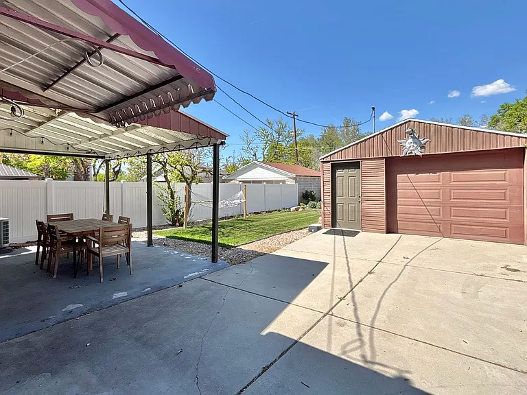 631 E Downington Ave — Photo 27