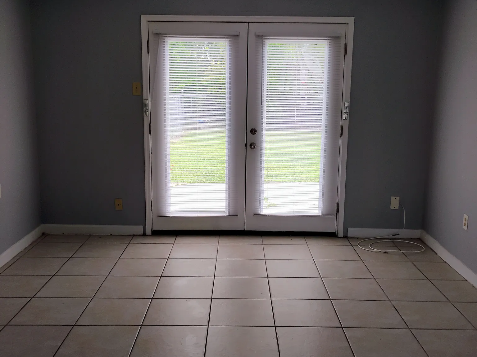 4 bed, 1.5 bath, 1000 sqft, $1,450 — Photo 2