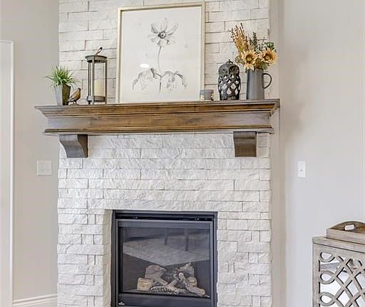 3rd image of 11455 S Waterford Dr