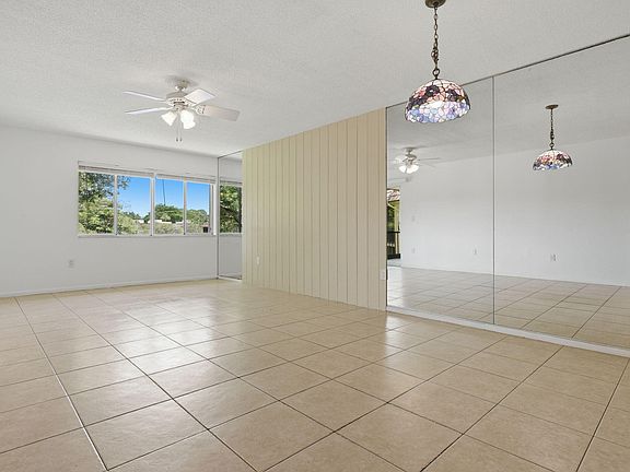 4th image of 824 SW 9th Street Circle #201