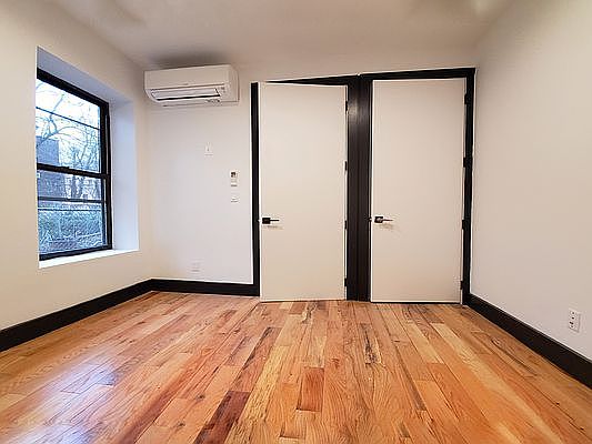 3rd image of 992 Bergen St APT 3