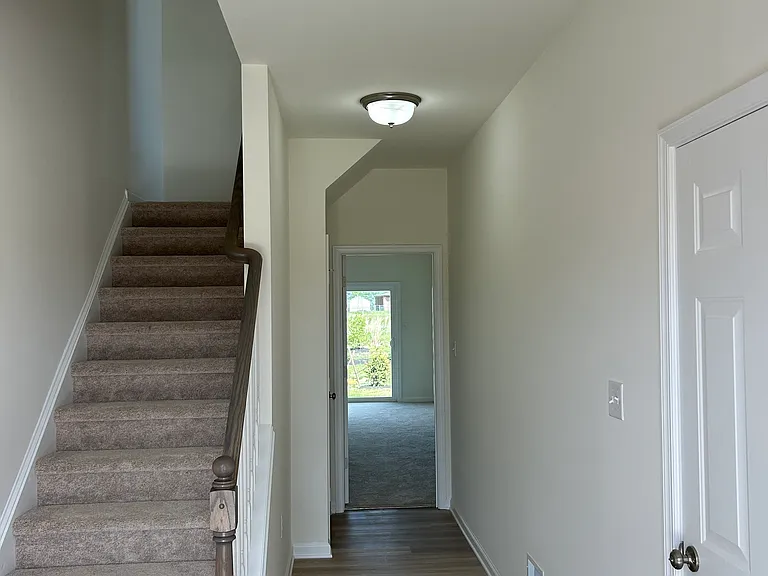 752 Rosler Way — Photo 8